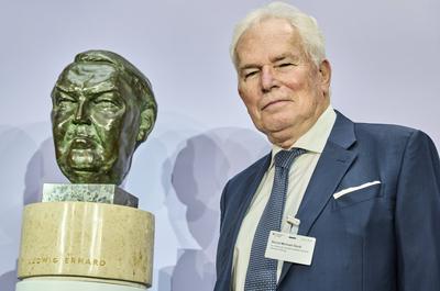 Bernd M.Stock - Symposium Soziale Marktwirtschaft-stock-foto