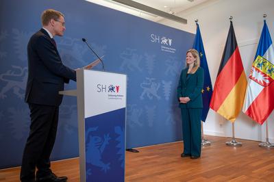 11.11.2025, Kiel, Landesregierung in Schleswig-Holstein. Wechsel an der Spitze von zwei Ministerien. Innenministerin Sab-stock-foto