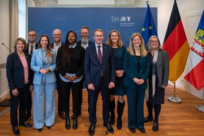 11.11.2025, Kiel, Landesregierung in Schleswig-Holstein. Wechsel an der Spitze von zwei Ministerien. Innenministerin Sab-stock-foto