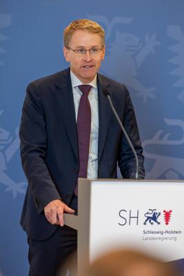 11.11.2025, Kiel, Landesregierung in Schleswig-Holstein. Wechsel an der Spitze von zwei Ministerien. Innenministerin Sab-stock-foto