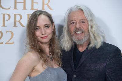 RECORD DATE NOT STATED Roland ORZABAL mit Partnerin Emily RATH, TEARS FOR FEARS, Musikgruppe, Roter Teppich, Red Carpet-stock-foto