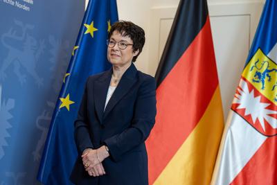 11.11.2025, Kiel, Landesregierung in Schleswig-Holstein. Wechsel an der Spitze von zwei Ministerien. Innenministerin Sab-stock-foto