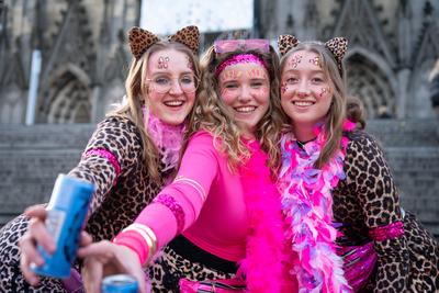 Koelner Karneval, Sessionsauftakt in der Koelner Innenstadt 2025-stock-foto