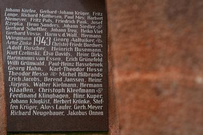 Der Name des Kriegsverbrechers Jakobus Onnen steht auf dem Denkmal in Weener.-stock-foto