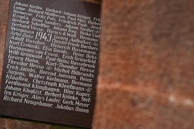 Der Name des Kriegsverbrechers Jakobus Onnen steht auf dem Denkmal in Weener.-stock-foto