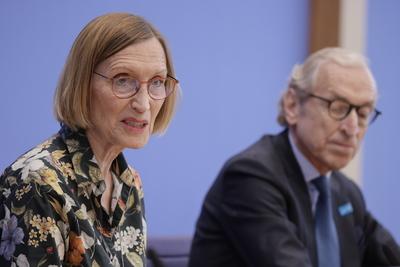 Prof. Dr. Sabine Walper, Vorstandsvorsitzende und Direktorin Deutsches Jugendinstitut (DJI), Georg Graf Waldersee, Vorst-stock-foto
