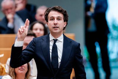 2025-11-12 Dutch Tweede Kamer New members take an oath or make a promise-stock-foto