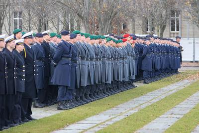 Feierliches Gel?bnis am 70. Gr?ndungstag der Bundeswehr. Ort - Bundesforum Berlin. Angetretene Rekruten. DEU, Deutschlan-stock-foto
