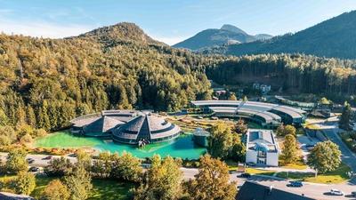 AUT, Unterwegs in Salzburg, Symbolbild, Themenbild, Verschiedene Themenbilder,  Red Bull Zentrale, Red Bull-stock-foto