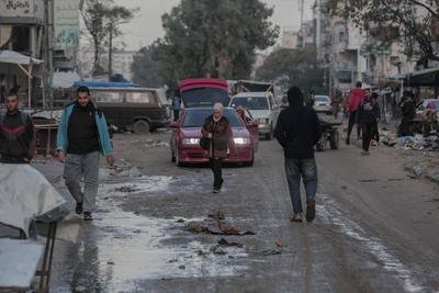 Gaza University Students Head to Their Campuses Despite Heavy Rain and Winter Weather-stock-foto