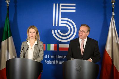 Berlin, Pressestatements nach dem Group of Five Treffen im BMVg-stock-foto