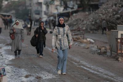 Gaza University Students Head to Their Campuses Despite Heavy Rain and Winter Weather-stock-foto