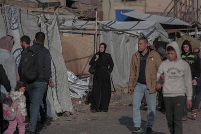 Gaza University Students Head to Their Campuses Despite Heavy Rain and Winter Weather-stock-foto