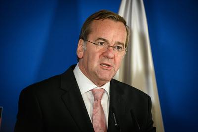 Berlin, Pressestatements nach dem Group of Five Treffen im BMVg-stock-foto