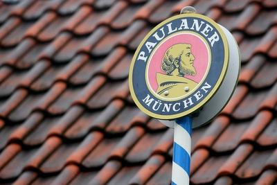 Bildnummer: 59517915  Datum: 14.04.2013  Copyright: imago/ManngoldEin Schild Paulaner M?nchen in der N?he von Bornheim-Walberberg ( Rheinland ) am Sonntag, 14. April 2013. Zur Paulaner Brauereigruppe geh?ren neben Paulaner die Brauereien Hacker-Pschorr, AuerBr?u Rosenheim, Thurn und Taxis Regensburg und die Wei?bierbrauerei Hopf Miesbach. Schild Paulaner M?nchen Gesellschaft Nordrhein Westfalen xdp x0x 2013 quer Ausflug bajuwarisch bayerisch Bayern bayrisch Bier Biergarten Paulaner blau-wei? blauwei? Bornheim Brauerei Erholung Freizeit Fr?hling Fr?hlingsanfang Gesellschaft horizontal M?nchen quer Querformat Rheinland Schild SO Sonne Sonnenschein Sonntag Sonstiges Spaziergang Vermischtes Wald Wetter  59517915 Date 14 04 2013 Copyright Imago Manngold a Shield Paulaner Munich in the Vicinity from Bornheim Walberberg Rhineland at Sunday 14 April 2013 to Paulaner  belong next to Paulaner the Breweries Hacker Pschorr  Rosenheim Thurn and Taxis Regensburg and the Wheat beer brewery Hopf Miesbach Shield Paulaner Munich Society North Rhine Westphalia XDP x0x 2013 horizontal Outing  Bavarian Bavaria Bavarian Beer Beer garden Paulaner Blue white blauwei? Bornheim Brewery Recreation Leisure Spring Early spring Society horizontally Munich horizontal Landscape Rhineland Shield as Sun Sunshine Sunday Miscellaneous Walk Miscellaneous Forest Weather-stock-foto