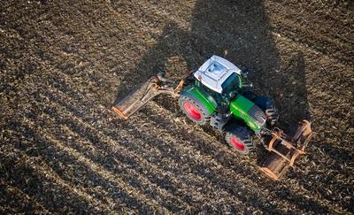 AUT, Unterwegs in Ober?sterreich, Symbolbild, Themenbild, Verschiedene Themenbilder, Mais, Ernte, M?hdrescher-stock-foto
