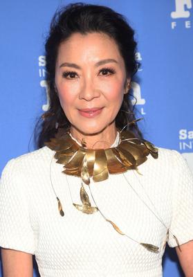 SANTA BARBARA, CA - DECEMBER 9: Michelle Yeoh at the Santa Barbara International Film Festival s 15th Annual Kirk Dougl-stock-foto