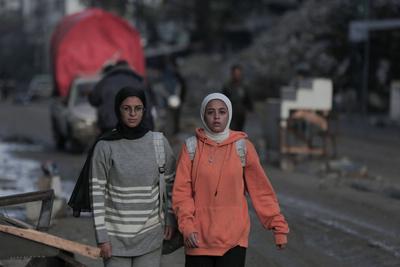 Gaza University Students Head to Their Campuses Despite Heavy Rain and Winter Weather-stock-foto