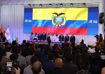 INAUGURACIÓN REFERÉNDUM Y CONSULTA POPULAR-stock-foto