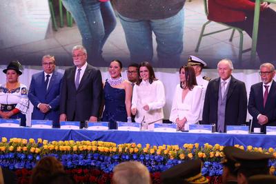 INAUGURACIÓN REFERÉNDUM Y CONSULTA POPULAR-stock-foto