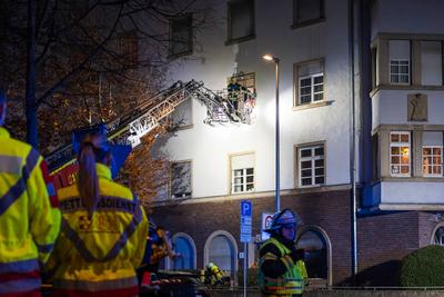 Geb?udebrand in Mainz nach Explosion-stock-foto