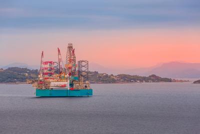 Oil platform in Norway, Stavanger Oil rig, offshore platform in Stavanger, Norway fjord with copy space Copyright: xZoon-stock-foto