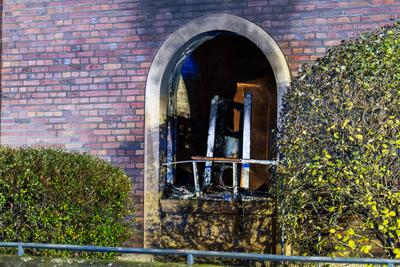 Geb?udebrand in Mainz nach Explosion-stock-foto