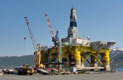 Bildnummer: 57391830  Datum: 09.06.2011  Copyright: imago/McPHOTO?lplattform Polar Pioneer in Tromsø / oil rigg Polar Pioneer in Tromso - McPBAS 04 xmk x0x 2011 quer Norwegen Norway Troms Tromsø ?lplattform oil rigg Polar Pioneer Berge mountains Energie energy Umwelt environment Technik technis  57391830 Date 09 06 2011 Copyright Imago McPHOTO ?lplattform Polar Pioneer in Troms Oil Rigg Polar Pioneer in Tromso  04 xmk x0x 2011 horizontal Norway Norway Troms Troms ?lplattform Oil Rigg Polar Pioneer Mountains Mountains Energy Energy Environment Environment Technology-stock-foto