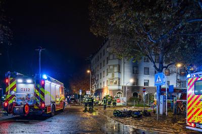 Geb?udebrand in Mainz nach Explosion-stock-foto