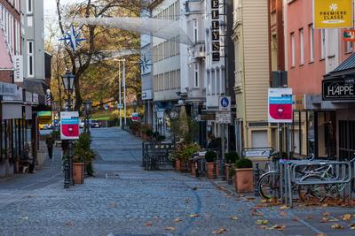 Kiel, 15. November 2020 Impressionen aus Kiel am Volkstrauertag, dem zweiten Sonntag w?hrend des Corona-Lockdowns-Light-stock-foto