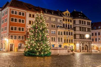 G?rlitz - Weihnachten in der historischen Altstadt Gerade in der Weihnachtszeit bietet die mit vielen Lichtern geschm?c-stock-foto