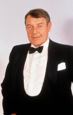 Theater Ein netter Herr Retro zum Tod von G?nther Ungeheuer 1989 G?nther Ungeheuer Fotoshooting Ein netter Herr Retro zu-stock-foto