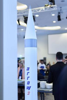 BSK - Arrow 3-stock-foto