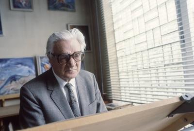 Bildnummer: 56648298  Datum: 31.10.1984  Copyright: imago/teutopressKonrad Zuse (Erfinder, Wissenschaftler) 10/84 chow Erfinder des Computers Wissenschaftler Wissenschaften Wissenschaft Informatiker Informatik Informatikwissenschaftler Informatikwissenschaft Personal Computer PC Computerwissenschaftler Computerwissenschaften Computertechnologie Technologie Computertechnologien Informationstechnologie grauhaarig wei?haarig Brille Jackett Krawatte Hemd Sakko Architektentisch Zeichnung Zeichnen Planen Plan quer Querformat halb gestorben am 18.12.1995 in H?nfeld bei Fulda People Kultur Entertainment Shooting 02 xmk x0x 1984 quer  56648298 Date 31 10 1984 Copyright Imago teutopress Konrad Zuse Inventor Scientists 10 84 Chow Inventor the Computers Scientists Sciences Science Scientists Computer science   Staff Computer PC Computer scientists Computer Science Computer technology Technology Computer technologies Information technology grauhaarig wei?haarig Glasses Jacket Tie Shirt Jacket  Drawing Draw Schedule Plan horizontal Landscape half Died at 18 12 1995 in Huenfeld at Fulda Celebrities Culture Entertainment Shooting 02 xmk x0x 1984 horizontal-stock-foto