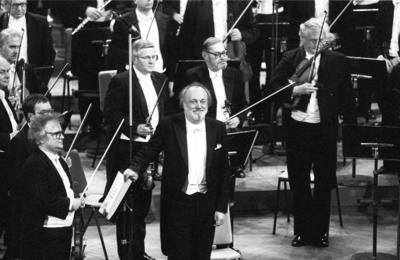 Kurt Masur und das Gewandhaus Orchester 12 90 h?r Kurt Masur und das Gewandhausorchester im Dezember-stock-foto