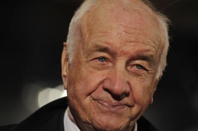 Bildnummer: 53791000  Datum: 11.02.2010  Copyright: imago/SeeligerArmin Mueller-Stahl anl?sslich des Er?ffnungsfilms - Tuan Yuan - w?hrend der 60. Internationalen Filmfestspiele in Berlin People Film 60. Internationale Filmfestspiele Berlinale Berlin Filmpremiere kbdig xdp 2010 quer premiumd Deutschland Berlin Kunst KU Kultur Film Festival Festivals Filmfestival Filmfestivals Filmfest Filmfeste  international internationale internationales Berlinale Randbild Personen Celebrity Celebritys Celebrities ACE Red Carpet Er?ffnung Er?ffnungen Er?ffnungsfilm Er?ffnungsfilme roter Teppich Er?ffnungsempfang Er?ffnungsempf?nge Er?ffnungsgala Er?ffnungsgalas o0 Portr?t o00 HighlightBildnummer 53791000 Date 11 02 2010 Copyright Imago Seeliger Armin Mueller Steel during the Opening film Tuan Yuan during the 60 International Film Festival in Berlin Celebrities Film 60 International Film Festival Berlinale Berlin Film premiere Kbdig XDP 2010 horizontal premiumd Germany Berlin Art Ku Culture Film Festival Festivals Film Festival Film Festival Film Festival Film festivals International International International Berlinale Edge image People Celebrity Celebritys Celebrities Ace Red Carpet Opening Openings Opening film Opening films Red Carpet Opening reception Opening receptions Opening Gala Opening galas o0 Portrait o00 Highlight-stock-foto