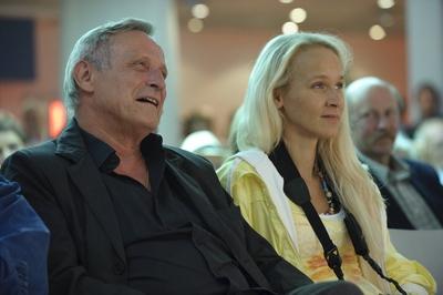 Bildnummer: 54222856  Datum: 06.07.2010  Copyright: imago/Stefan M Pragerv.l. KONSTANTIN WECKER, ANNIK WECKER - 50. Schwabinger Kunstpreis im Verwaltungszentrum der Stadtsparkasse M?nchen People Musik Kultur Entertainment kbdig xsk 2010 quer o0 Familie Frau Ehefrau Ehemann MannBildnummer 54222856 Date 06 07 2010 Copyright Imago Stefan M Prague V l Constantine Alarm clock Annik Alarm clock 50 Schwabinger Art Prize in Administrative centre the Stadtsparkasse Munich Celebrities Music Culture Entertainment Kbdig xSK 2010 horizontal o0 Family Woman Wife Husband Man-stock-foto