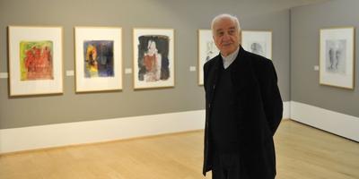 Bildnummer: 53635163  Datum: 29.11.2009  Copyright: imago/WombatiSchauspieler Armin Mueller-Stahl bei einem Pressegespr?ch Ausstellung am Sonntag (29.11.2009) in den Ausstellungsr?umen des Horst-Janssen-Museums in Oldenburg. People Film Kunst Kunstausstellung kbdig xdp 2009 quer premiumdBildnummer 53635163 Date 29 11 2009 Copyright Imago Wombati Actor Armin Mueller Steel at a Press interview Exhibition at Sunday 29 11 2009 in the Exhibition spaces the Horst Jan?en Museum in Oldenburg Celebrities Film Art Art exhibition Kbdig XDP 2009 horizontal premiumd-stock-foto