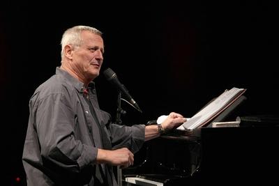 Bildnummer: 57020985  Datum: 21.10.2010  Copyright: imago/Andreas WeihsLiedermacher Konstantin Wecker (Hit: Genug ist nicht genug, 1977) bei einem fast dreist?ndigen Auftritt in der Lukaskirche Dresden am 21.10.2010, Kultur, Konzert; Kultur People Musik Aktion x0x xkg 2010 quer Pop Musik Music Auftritt Konzert Klavier Notenblatt Tasten Kirche  57020985 Date 21 10 2010 Copyright Imago Andreas  Songwriter Constantine Alarm clock Hit enough is not enough 1977 at a Almost three Appearance in the Luke Church Dresden at 21 10 2010 Culture Concert Culture Celebrities Music Action shot x0x xkg 2010 horizontal Pop Music Music Appearance Concert Piano Sheet music Buttons Church-stock-foto