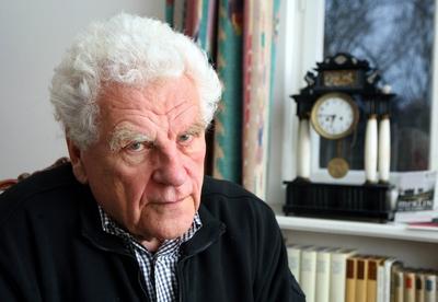 Schriftsteller Tankred Dorst GER in seiner Wohnung in M?nchen-stock-foto