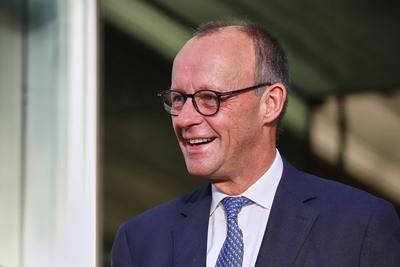 Halle (Saale), Sachsen-Anhalt, Deutschland, 18.11.2025: Leopoldina: Antrittsbesuch des Kanzlers in Sachsen-Anhalt: Bunde-stock-foto