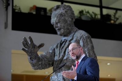 Der Pr?sident des Europaparlaments Martin Schulz SPD h?lt w?hrend der Internationalen Konferenz an-stock-foto