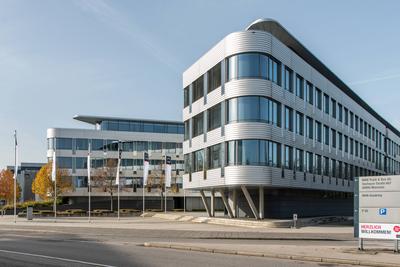 M?nchen Firmenzentrale der MAN Truck and Bus AG, 07.11.2020, Muenchen Firmenzentrale der MAN Truck and Bus AG in Muenche-stock-foto