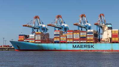 Der Containerriese Emma M?rsk am North Sea Terminal Bremerhaven (NTB). Bremerhaven, Deutschland am 1-stock-foto
