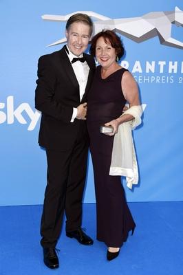Ulrich Meyer mit Gattin Georgia Tornow bei der Verleihung des 28 Bayerischen Fernsehpreises 2016 im-stock-foto