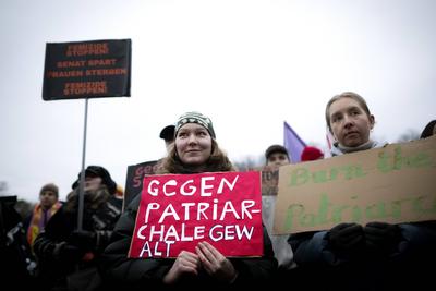Protest Gewalt an Frauen-stock-foto