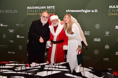 5.te Charity  Promi Pack im BIKINI-stock-foto