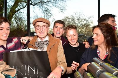 5.te Charity  Promi Pack im BIKINI-stock-foto