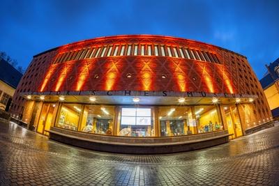 Das Historische Museum anl?sslich des Orange Day am 25.11.2025-stock-foto