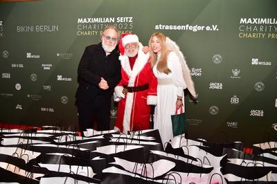 5.te Charity  Promi Pack im BIKINI-stock-foto